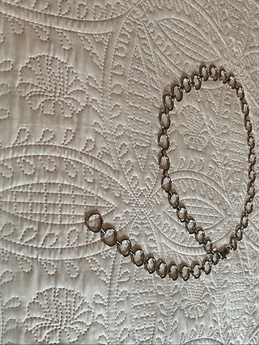 Silver tone women’s chain link belt